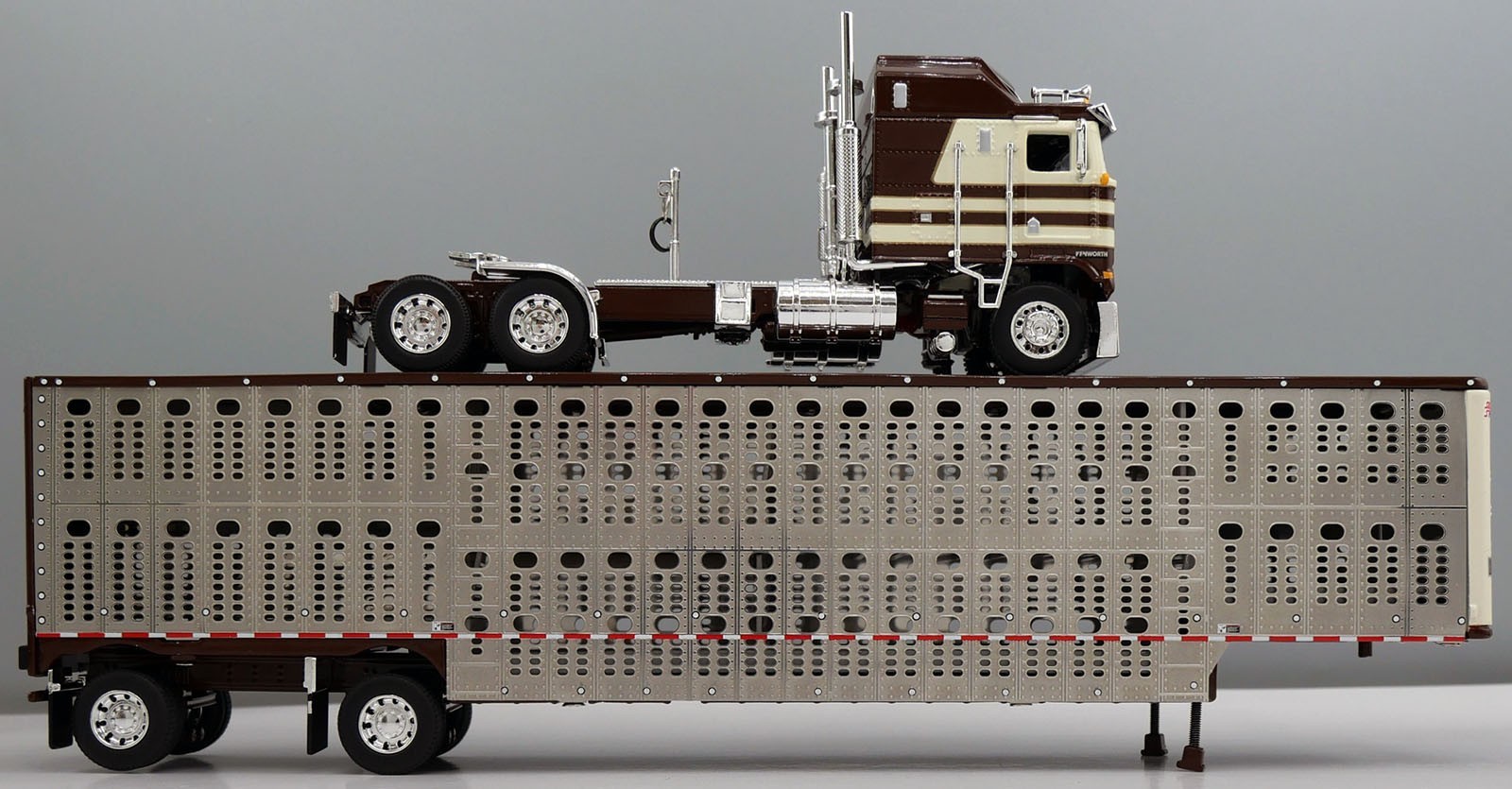DCP 1/64 Brown Cream Kenworth K-100 Wilson Livestock 60-2124 Farm Toy