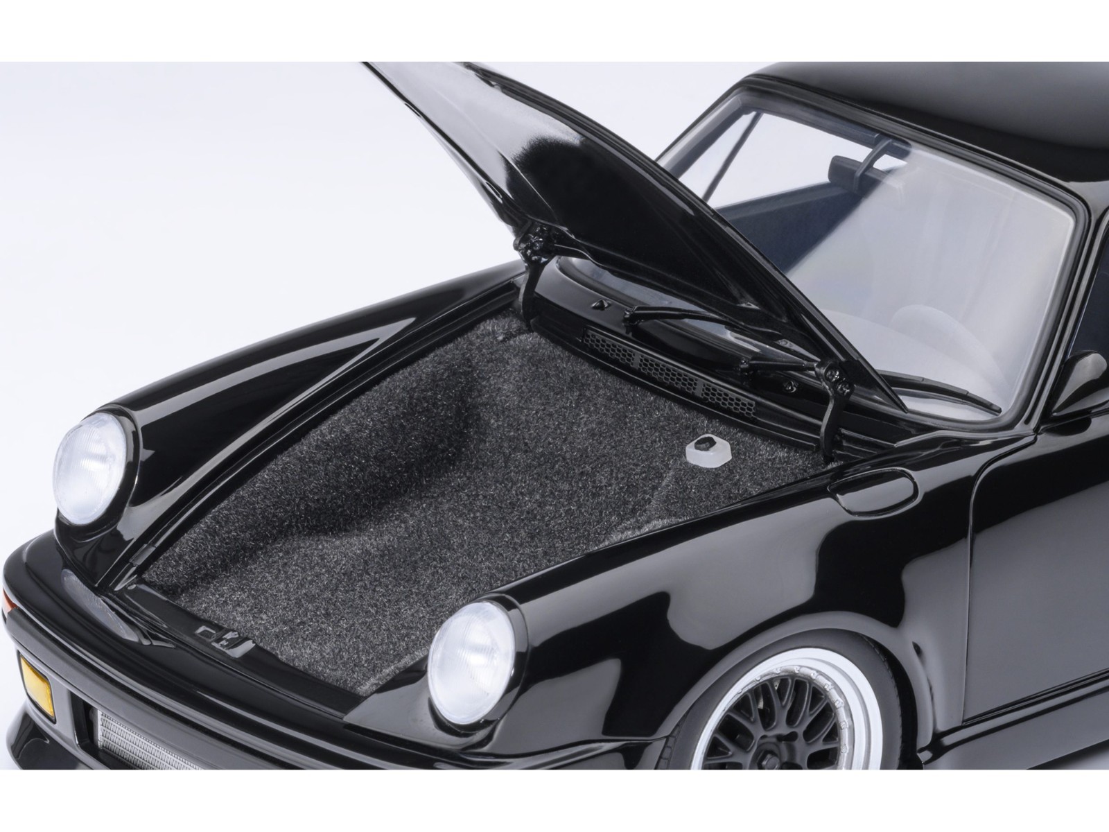 PORSCHE 911 (930) TURBO “BLACKBIRD – WANGAN MIDNIGHT #1” 1/18 BY AUTOART 78158