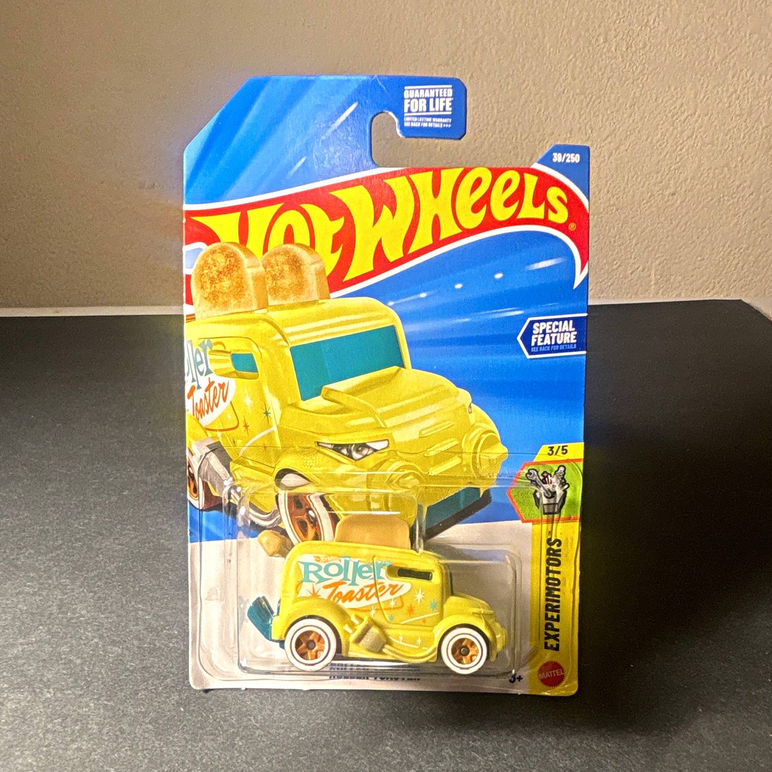 Hot Wheels Experimotors Roller Toaster 1:64 Diecast Car, Yellow, 2023, Unopened