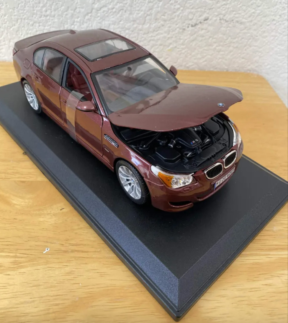 2010 BMW M5 Indianapolis Red Metallic 1/18 Maisto HTF Special Edition