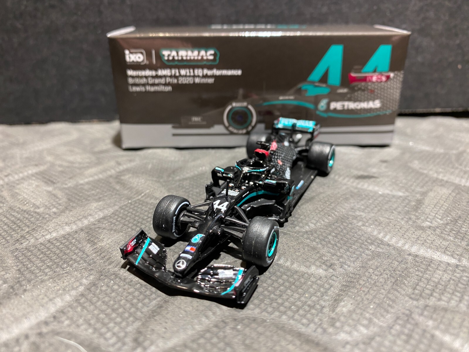 1/64 IXO TARMAC #44 MERCEDES-AMG F1 W11 EQ BRITISH GP 20 WINNER LEWIS HAMILTON