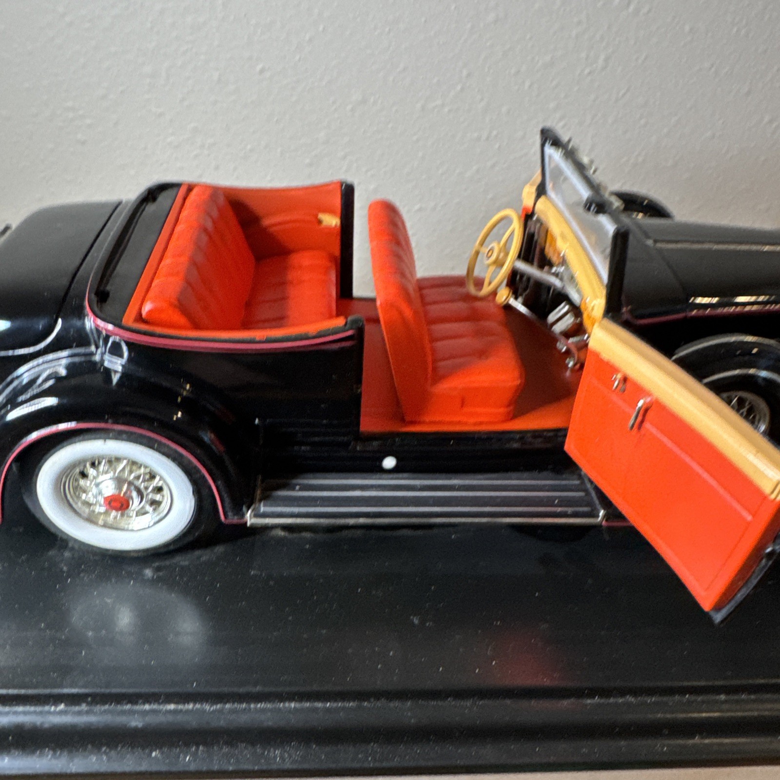 1934 Anson Packard Car Model 1:18 Scale Black Beauty. Removable Top ￼