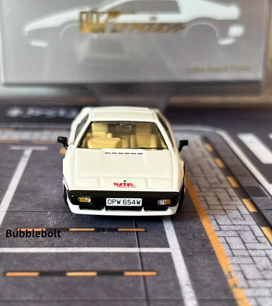 MINI GT 907 1/64 Lotus Esprit White 007 James Bond Movie Diecast Model Car