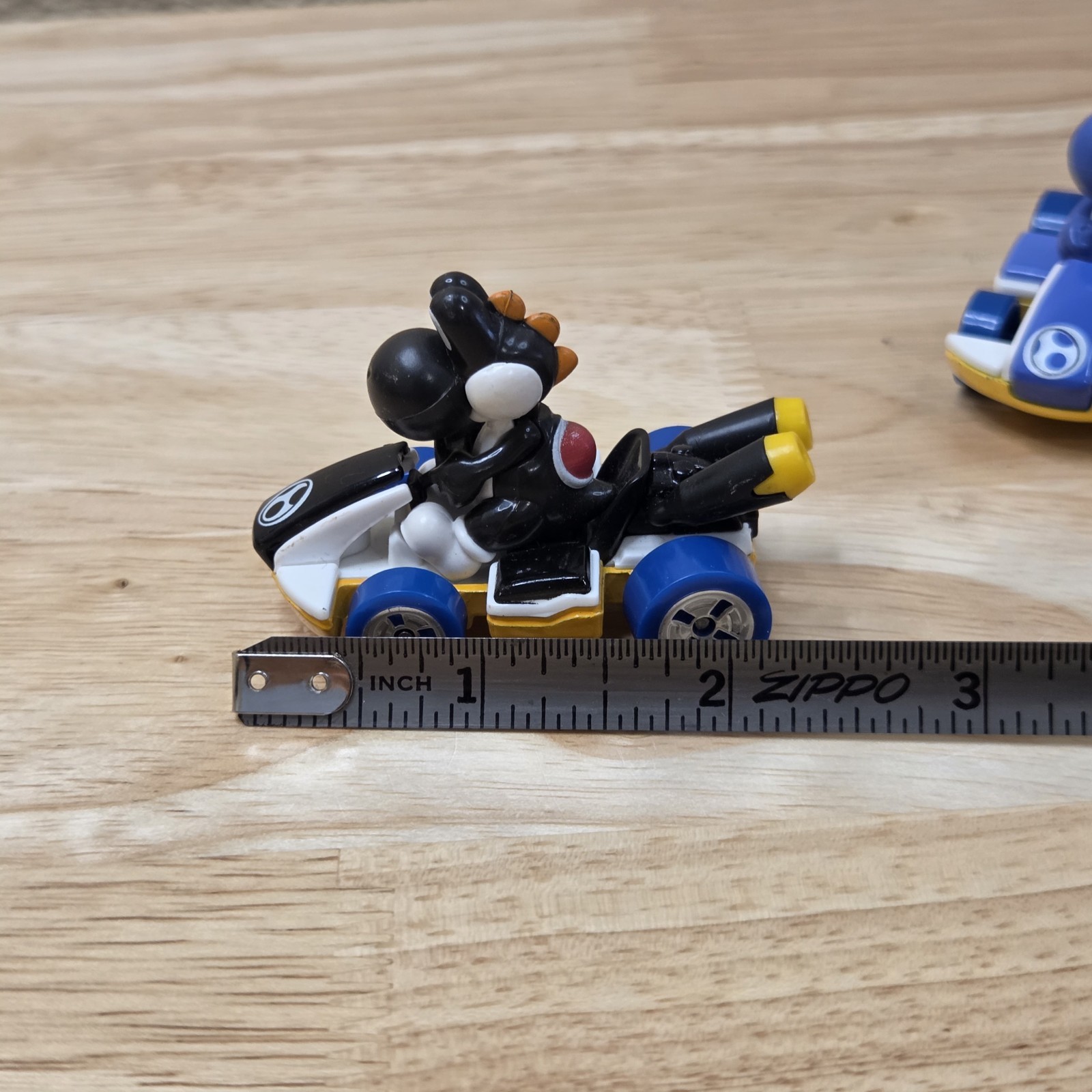 2018 Yoshi Mattel Hot Wheels Die-Cast Standard Kart (Black & Blue? / Purple?)