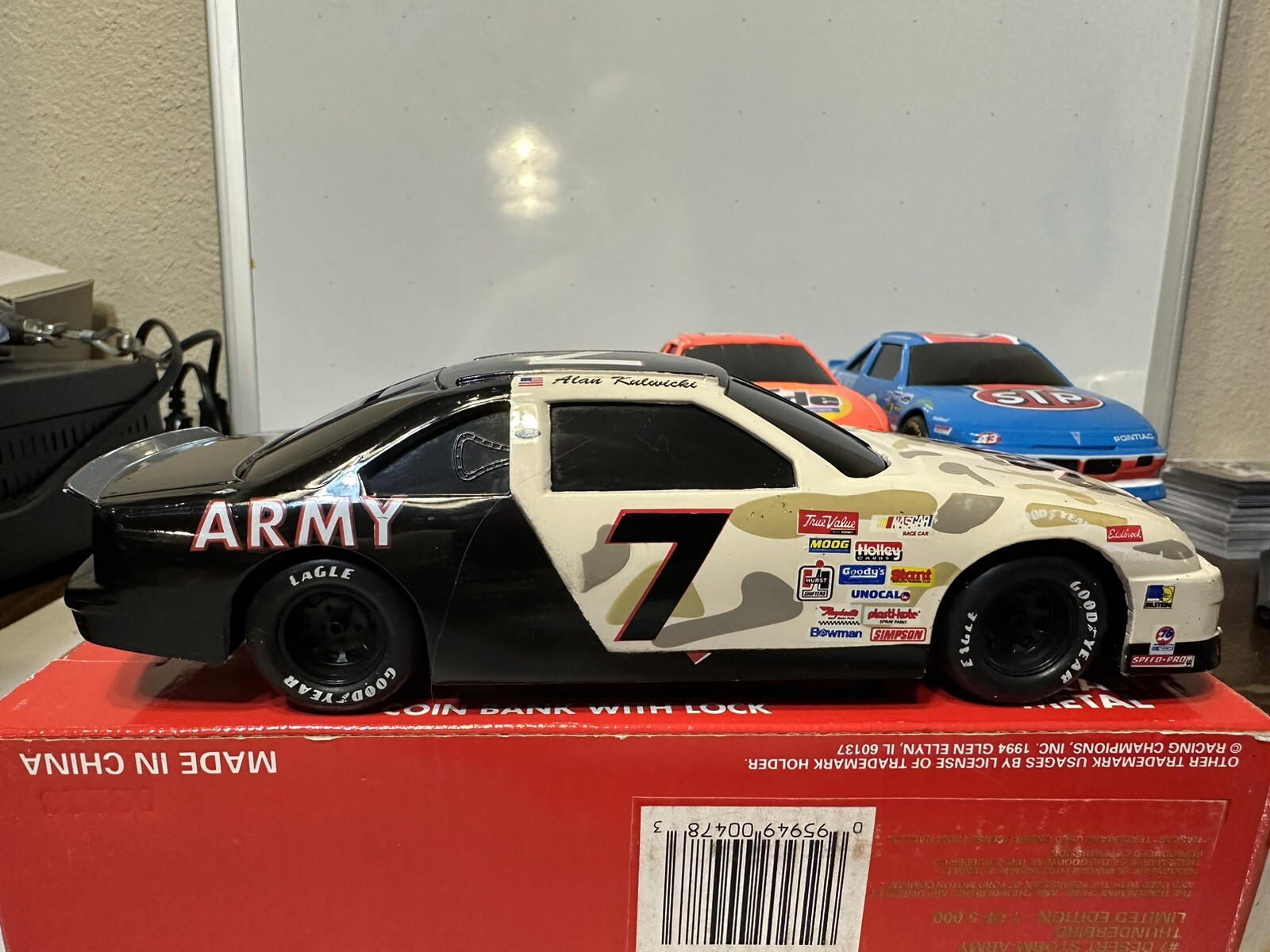 4 car 1/24 Racing Champions lot #17 Darrell Waltrip #7 Alan Kulwicki Banks