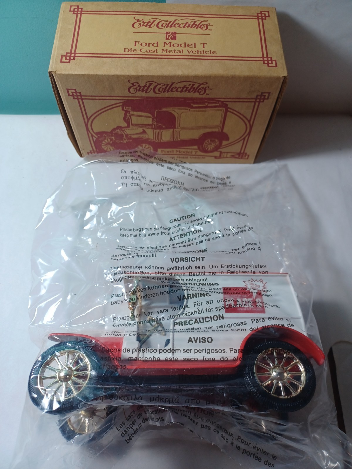 Ertl Collectibles 1995, Places Discount Stores, 1912 Ford Model T #F009 Die-Cast