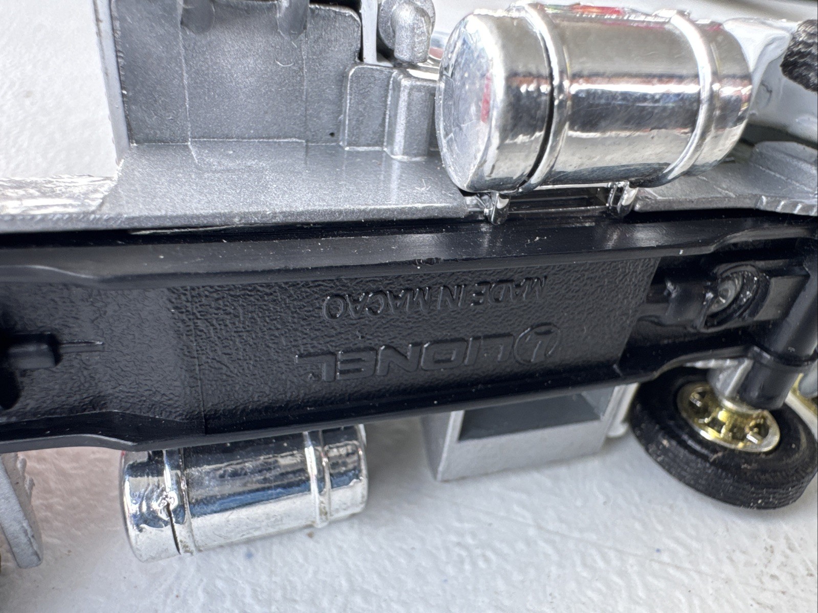 Lionel O Gauge Semi Truck/Trailer With Accessories