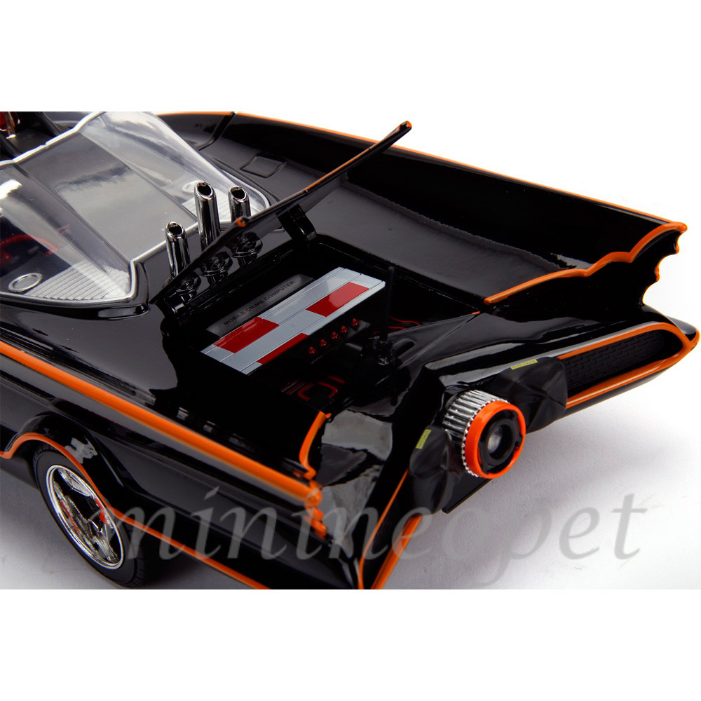 JADA 98625 TV SERIES 1966 CLASSIC BATMOBILE 1/18 w LIGHT & BATMAN ROBIN FIGURES