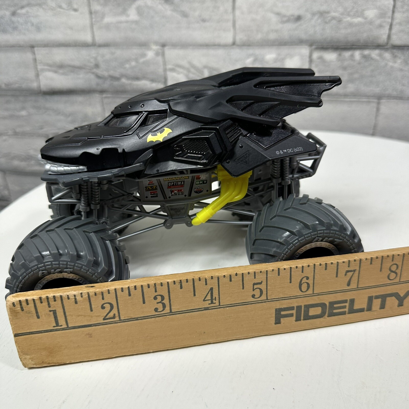Monster Jam Official Batman Die-Cast And Plastic Vehicle 1:24 Scale