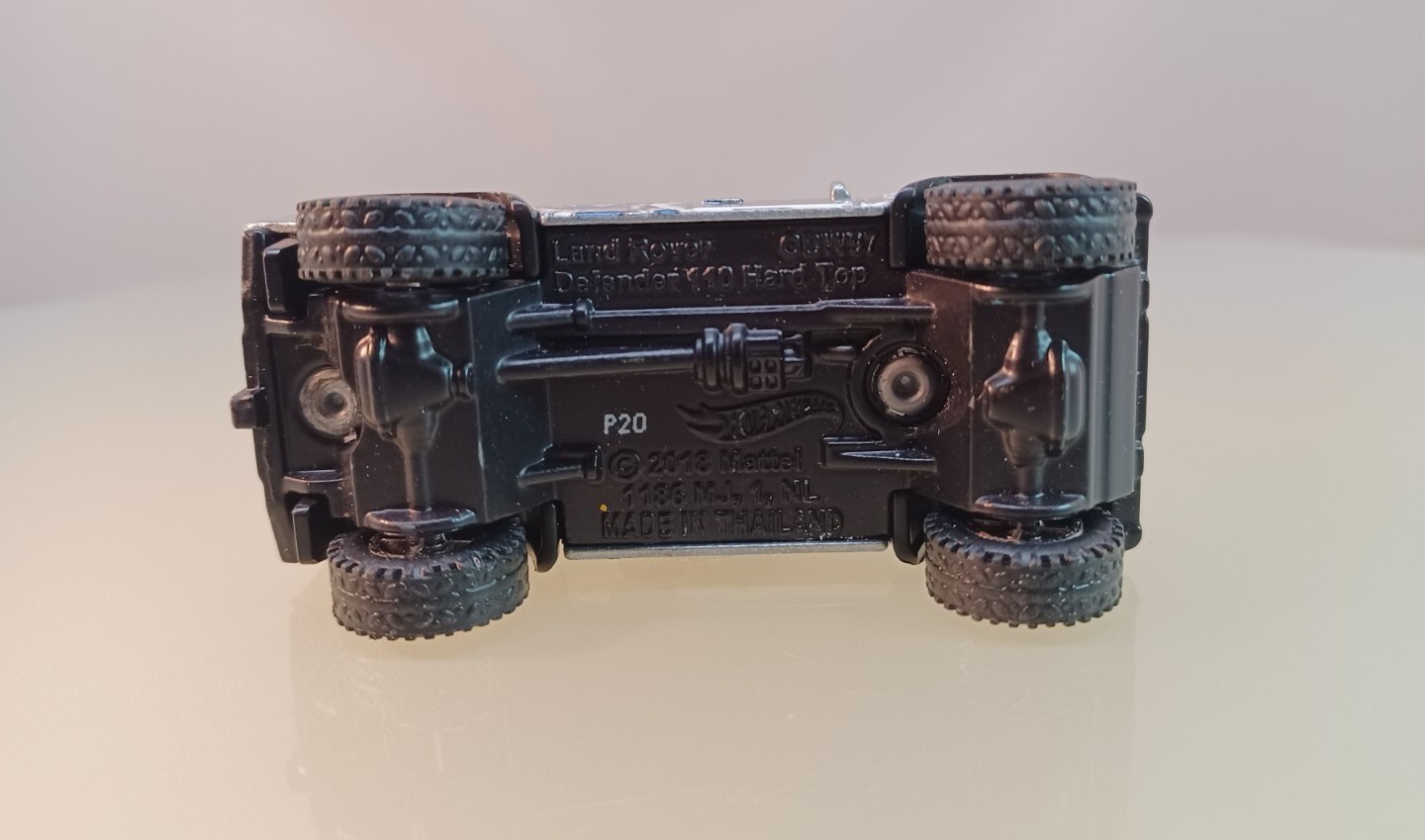 Hot Wheels Land Rover Defender 110 Hard Top Marvel Nick Fury, Grey RR – 2021