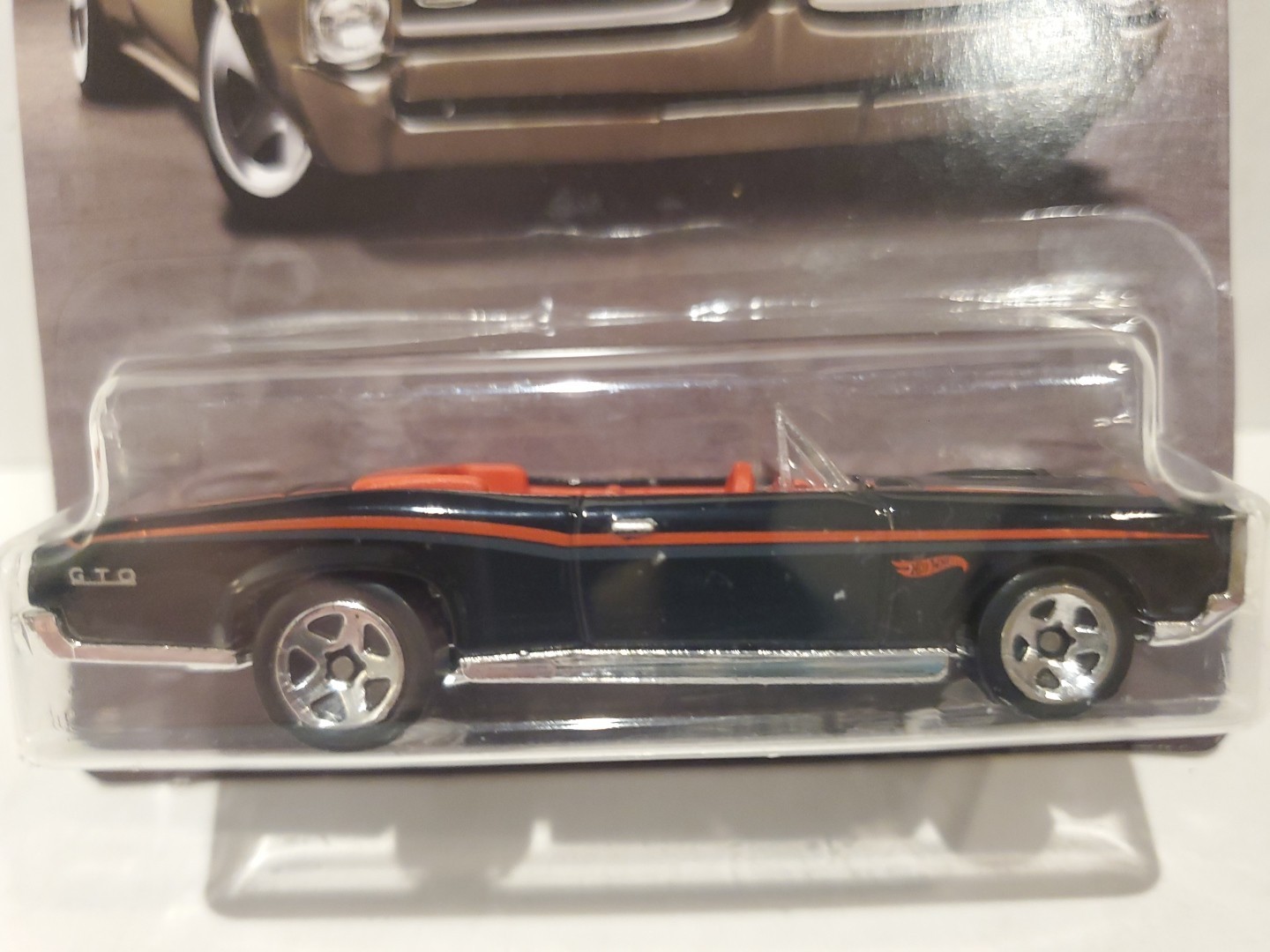 Hot Wheels Garage 67 Pontiac GTO Convertible Black Red 1/10