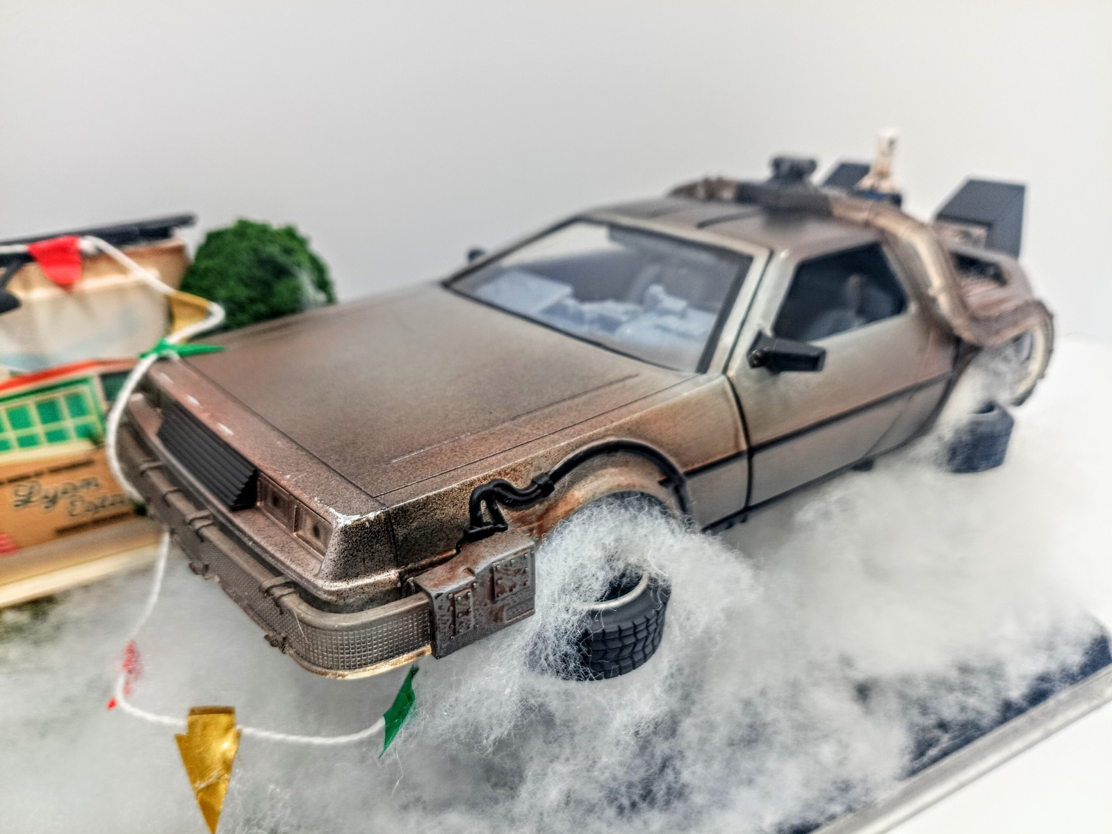 Back To The Future Diecast DeLorean 1:24 Scale Custom Diorama Display