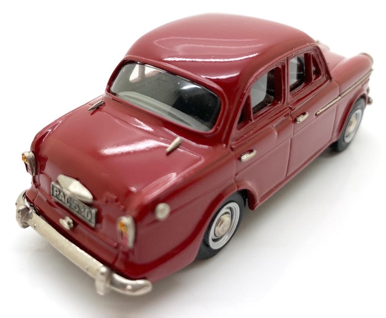 LANSDOWNE 1957 RILEY ONE-POINT-FIVE SALOON DAMASK RED LDM77 1/43