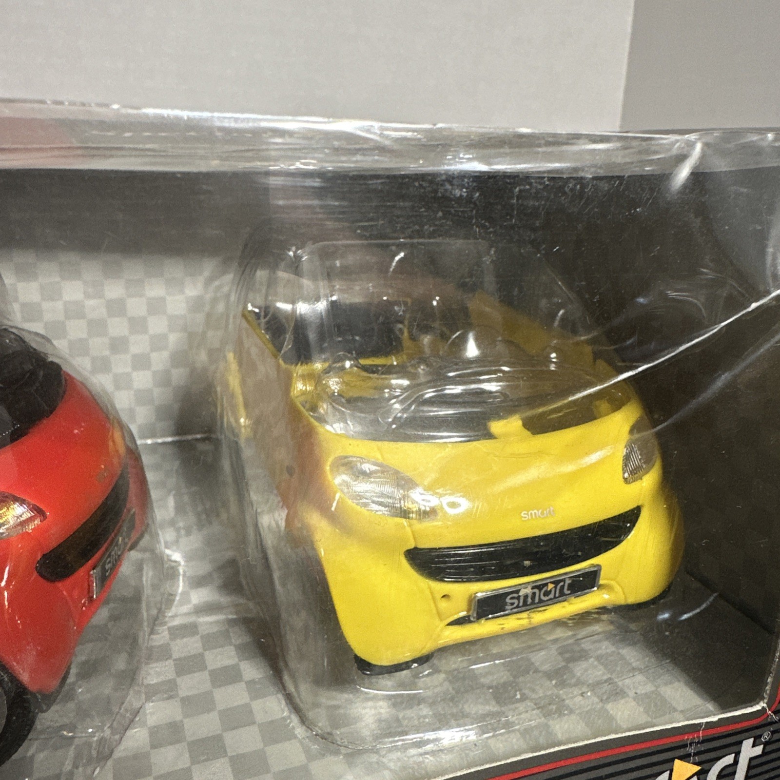 Vintage Maisto Smart Fortwo Coupe 1:18 Scale Diecast Model Car Set