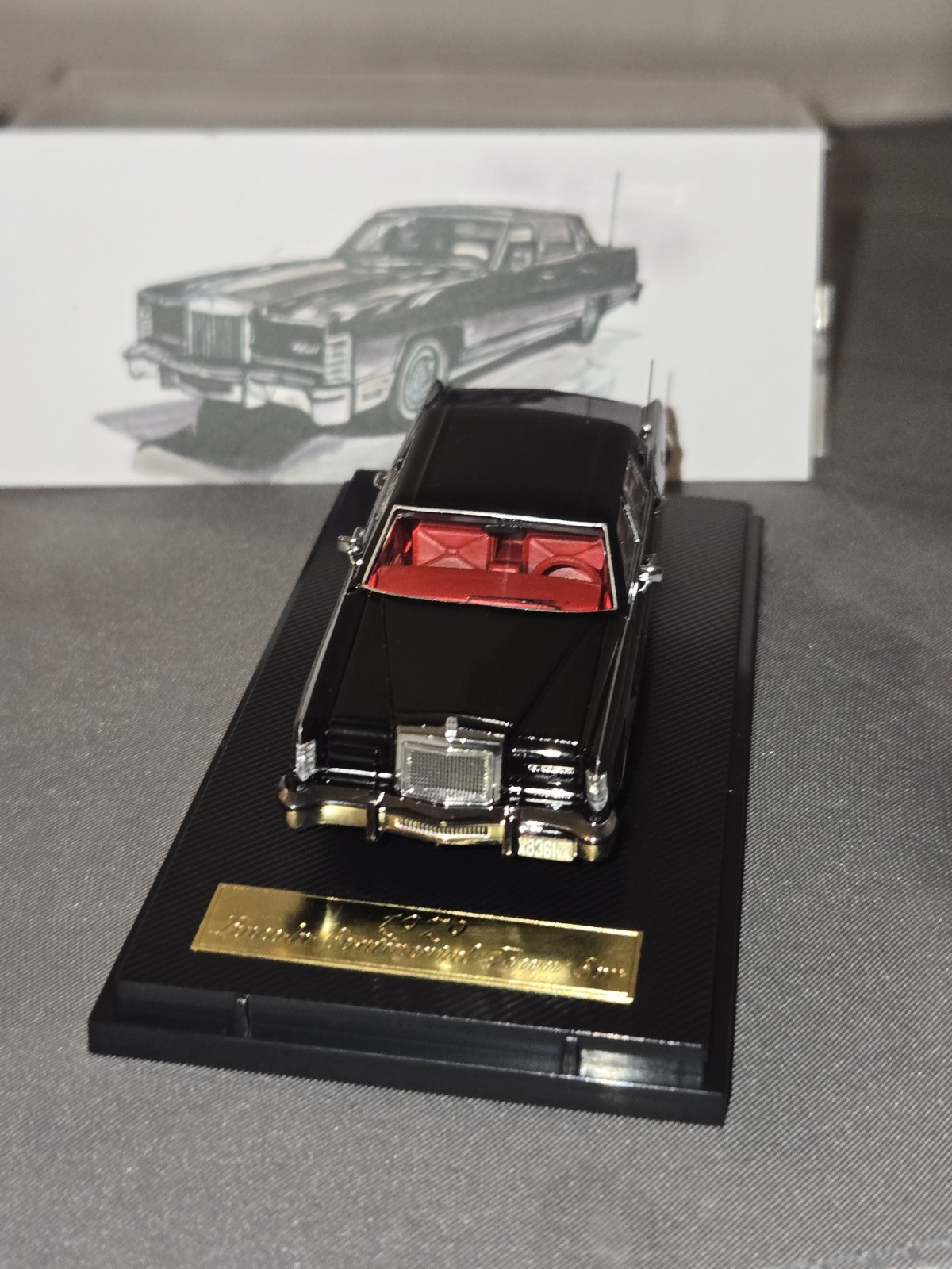 Sun Star & Turning Crush 1:64 1979 LINCOLN CONTINENTAL Town Car Black Diecast