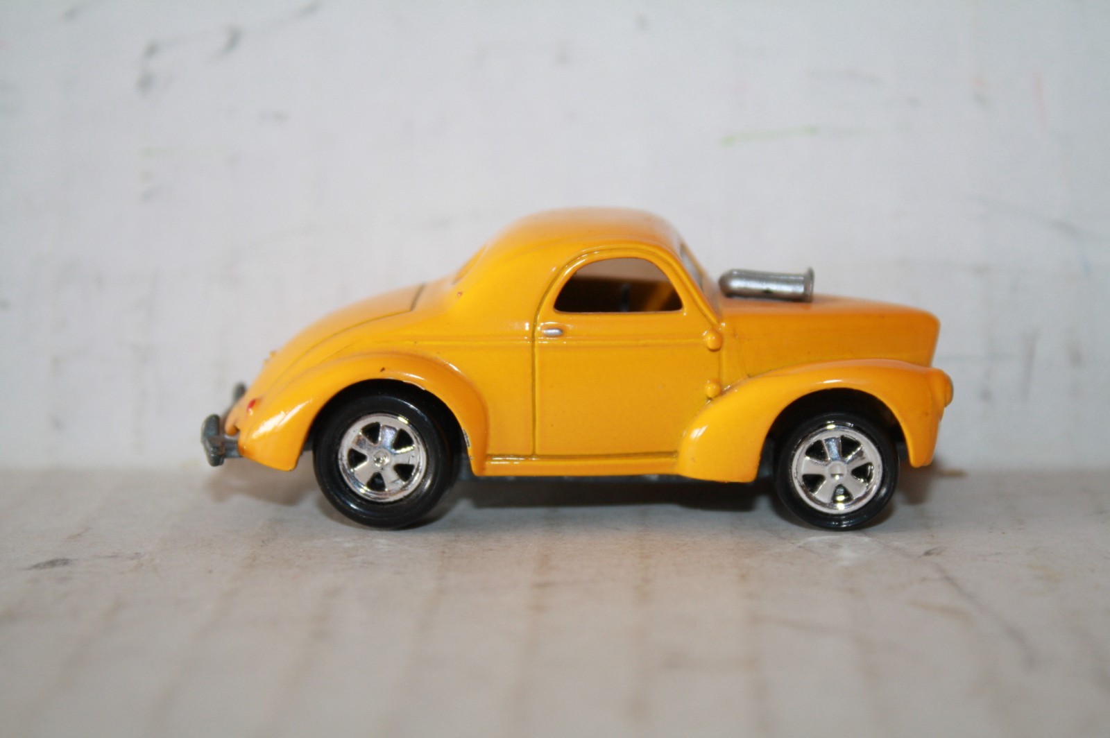 1941 WILLYS COUPE GASSER CAR DIECAST-1/64-GOOD-YELLOW-LOOSE-JOHNNY LIGHTNING