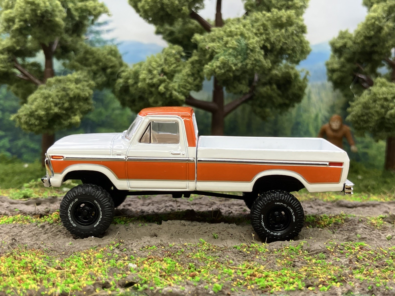 1977 Ford F-150 Ranger Explorer Lifted 4×4 Truck 1/64 Diecast Custom Greenlight