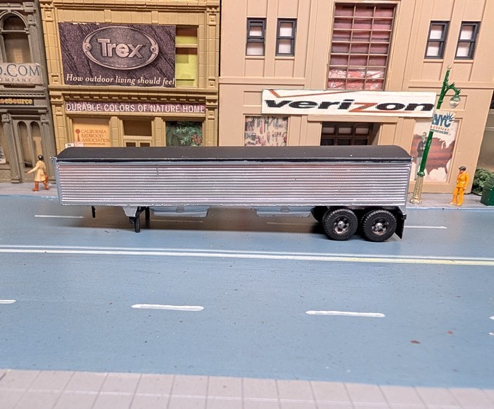 1/87 HO Scale Custom Built 42′ Covered Grain Trailer. 3D Printed Models
