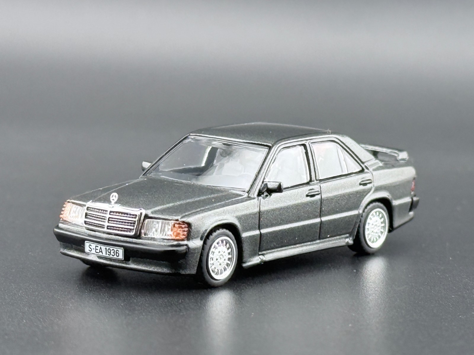 Tarmac Works Mercedes-Benz 190 E 2.3-16 Global64 1/64
