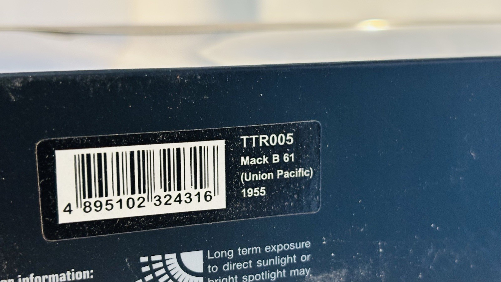 IXO Models 1/43 Scale TTR005 Mack B 61 1955 Union Pacific – Boxed