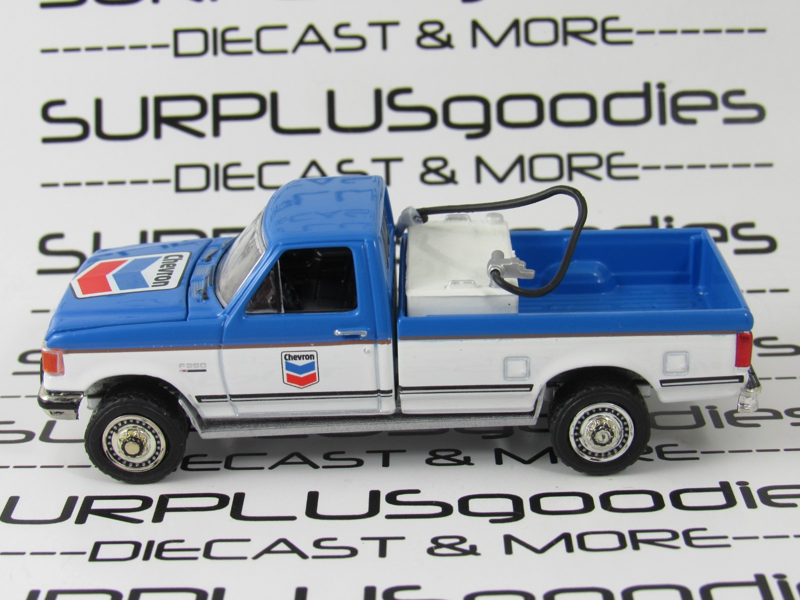 2025 Greenlight 1:64 LOOSE 1991 FORD F250 F-250 XL Farm Work Pickup Truck +Tank