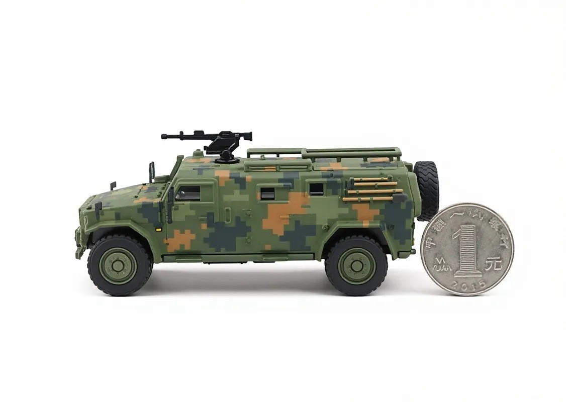 XCARTOYS 1:64 Military Warriors Army CSK181 Armored Model Diecast Metal Car