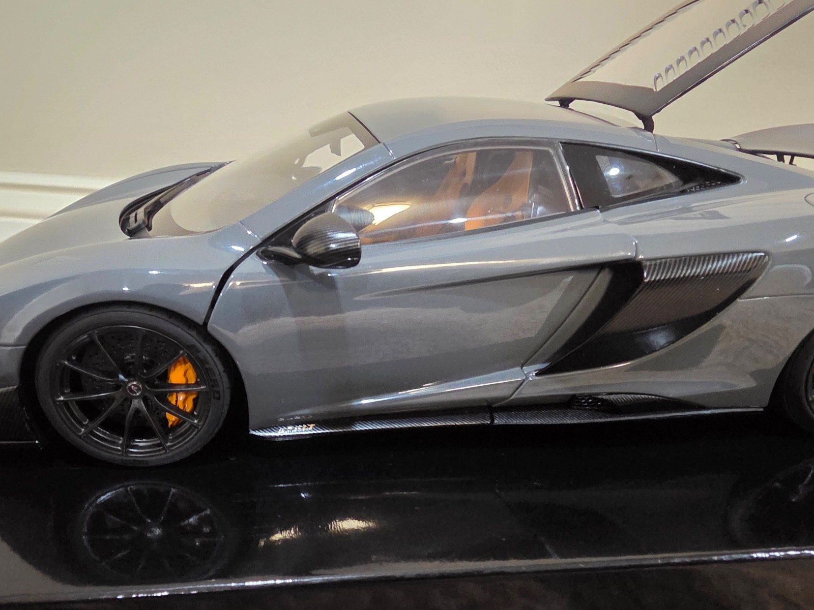 AUTOart 1/18 Mclaren 675LT Chicane GREY 76047