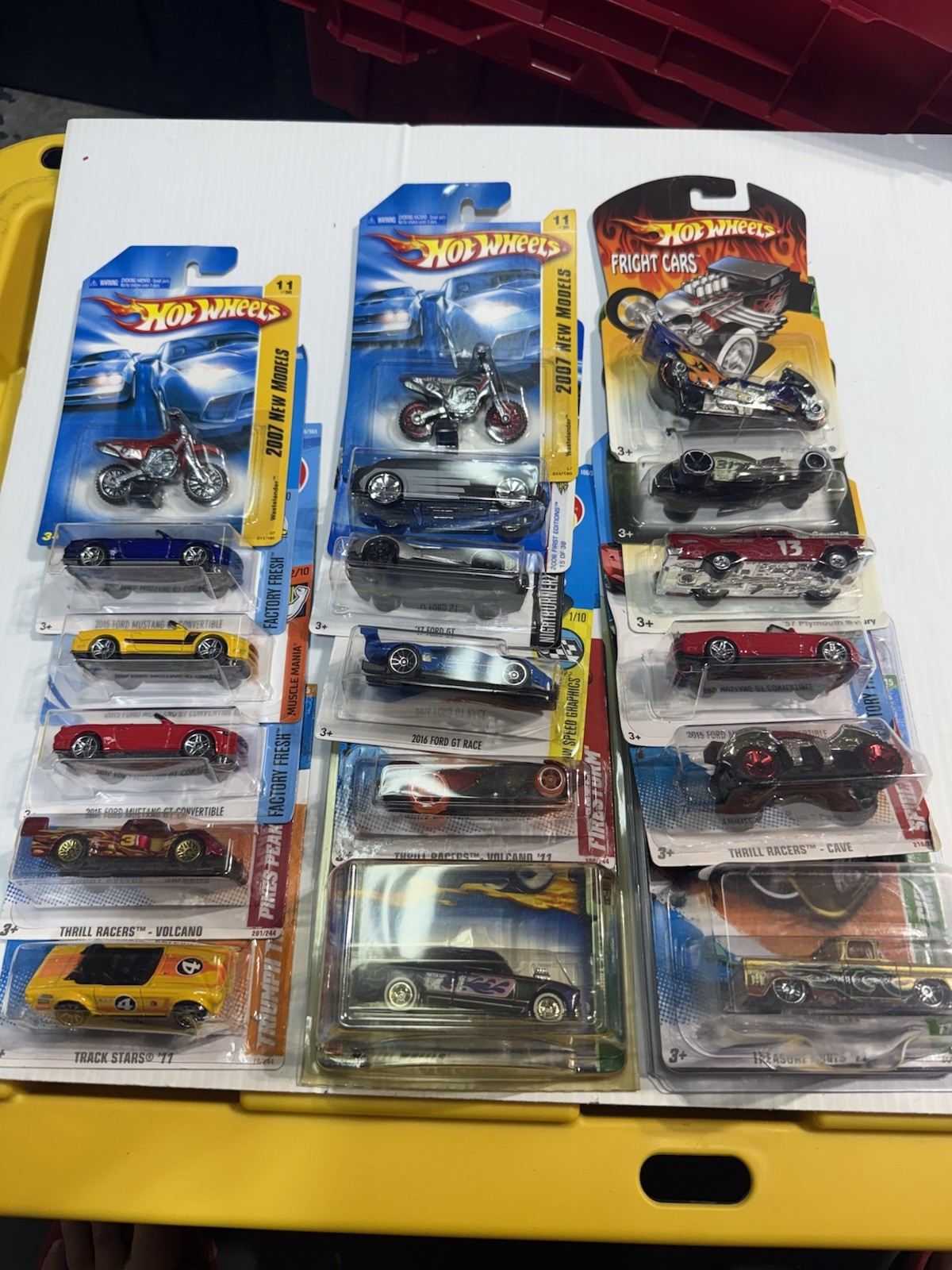 LOT OF 100 RANDOM HOT WHEELS ALL NEW