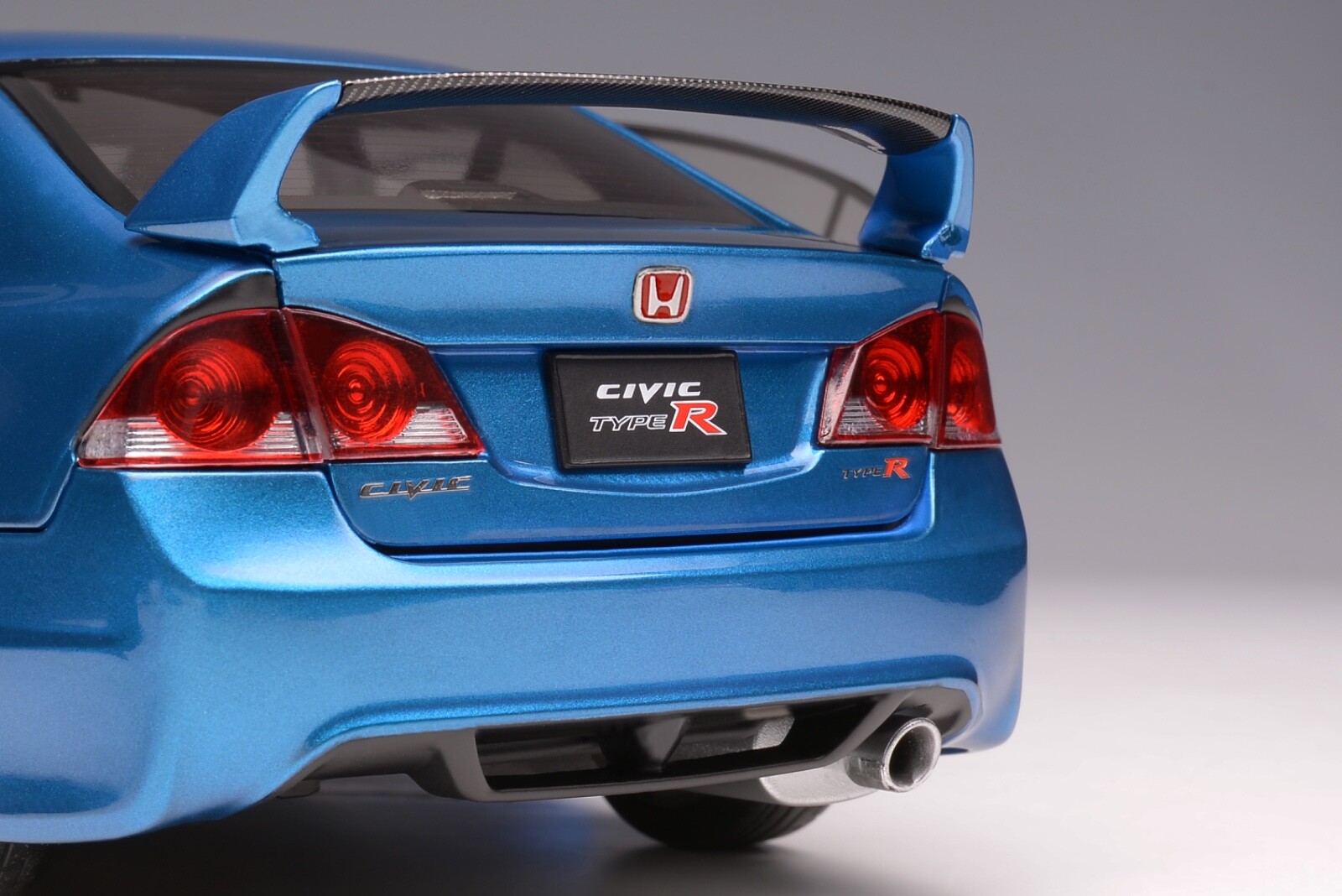 1/18 MotorHelix Honda Civic Type R ( FD2 ) RHD early Version Pearl Blue AB507