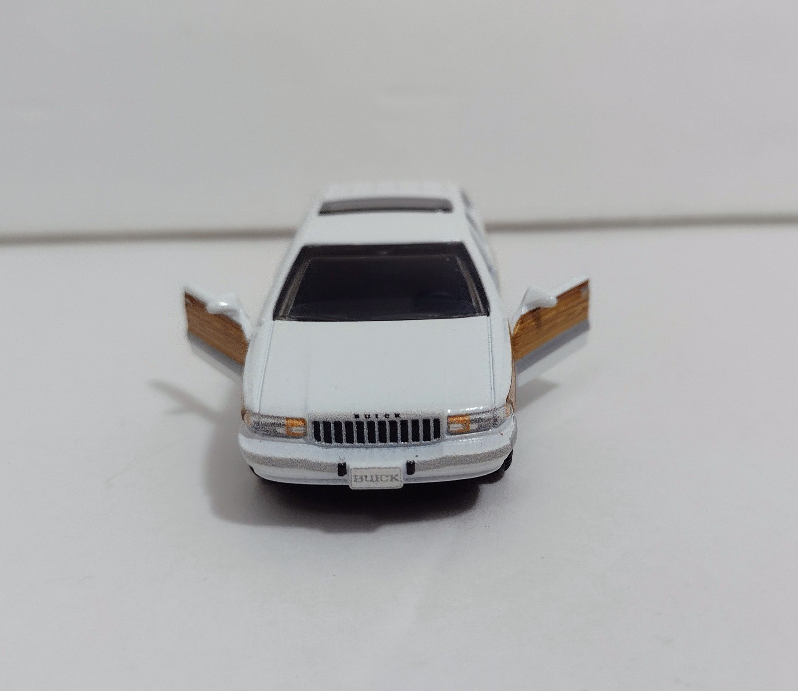 Matchbox Moving Parts 1992 Buick Roadmaster Estate wagon