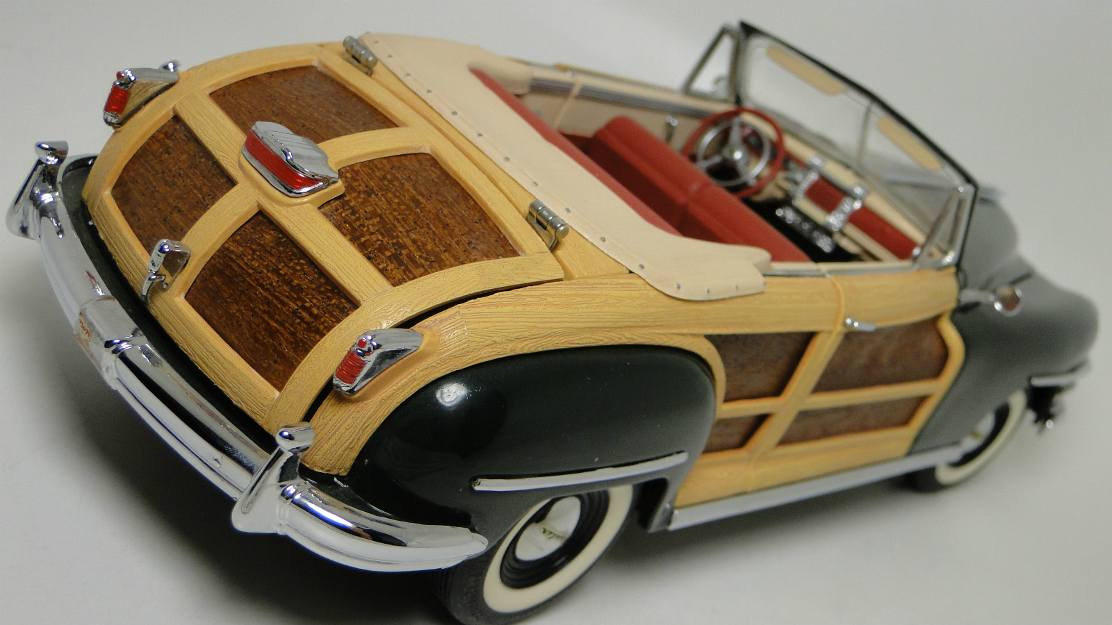 Woody Classic Car1 24Unique18Custom Built REAL WOOD Panels on Metal Body Model