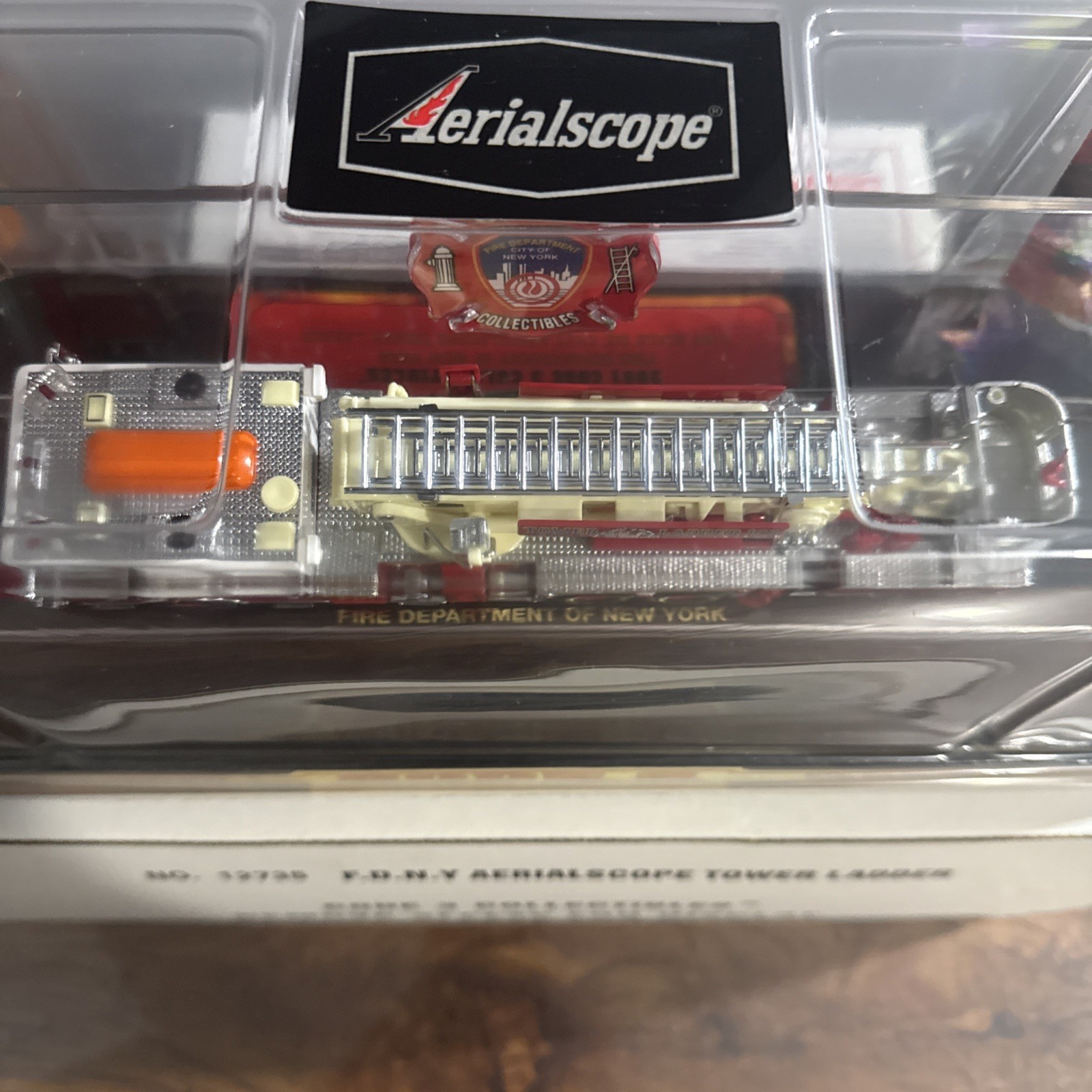 Code 3 Collectibles FDNY Aerialscope Tower Ladder 138 #12735 1/64 Fire Truck New