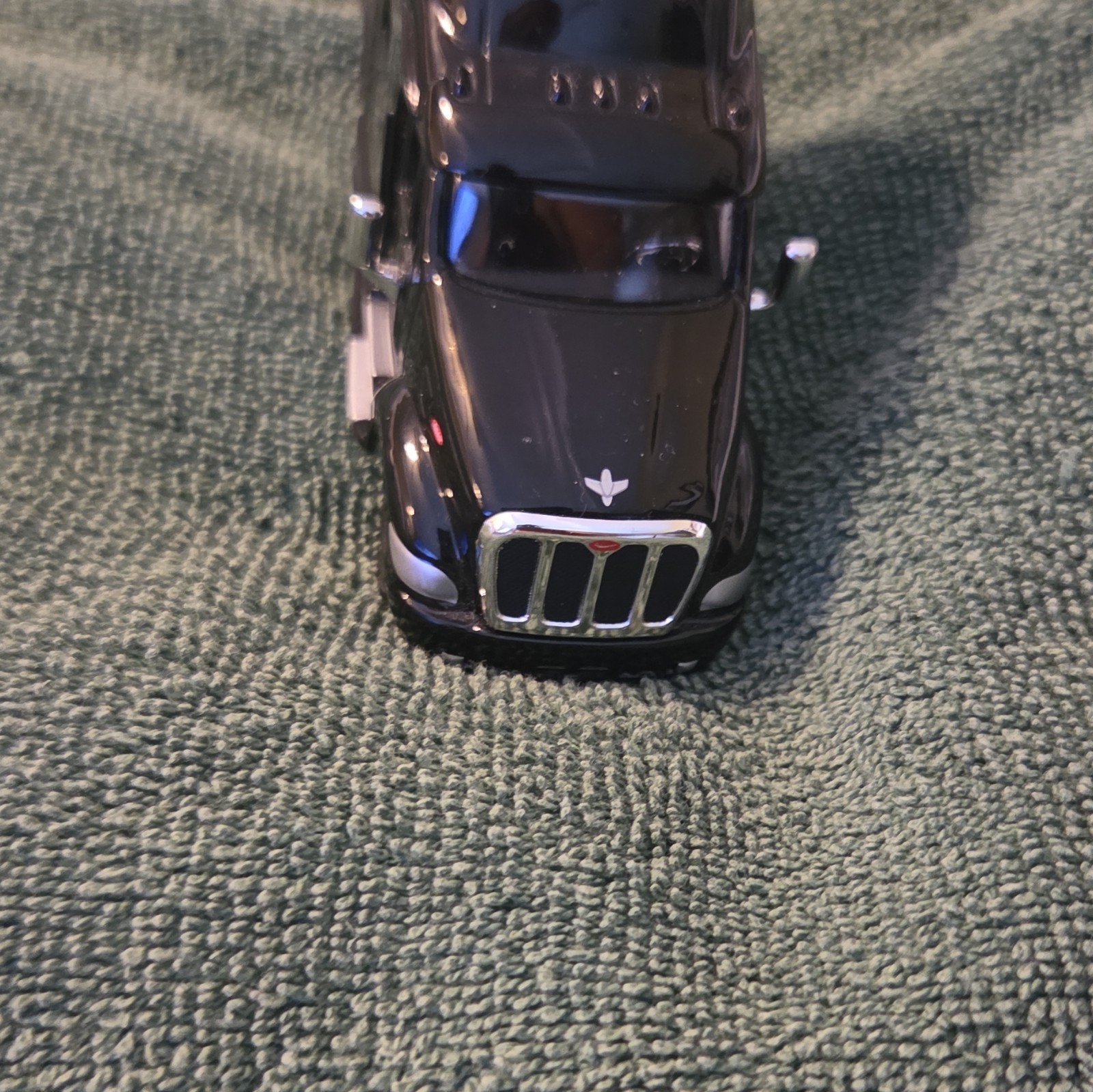 Peterbilt Black Diecast Semi Truck Tractor Cab w/ Coiled Air Hoses Chrome