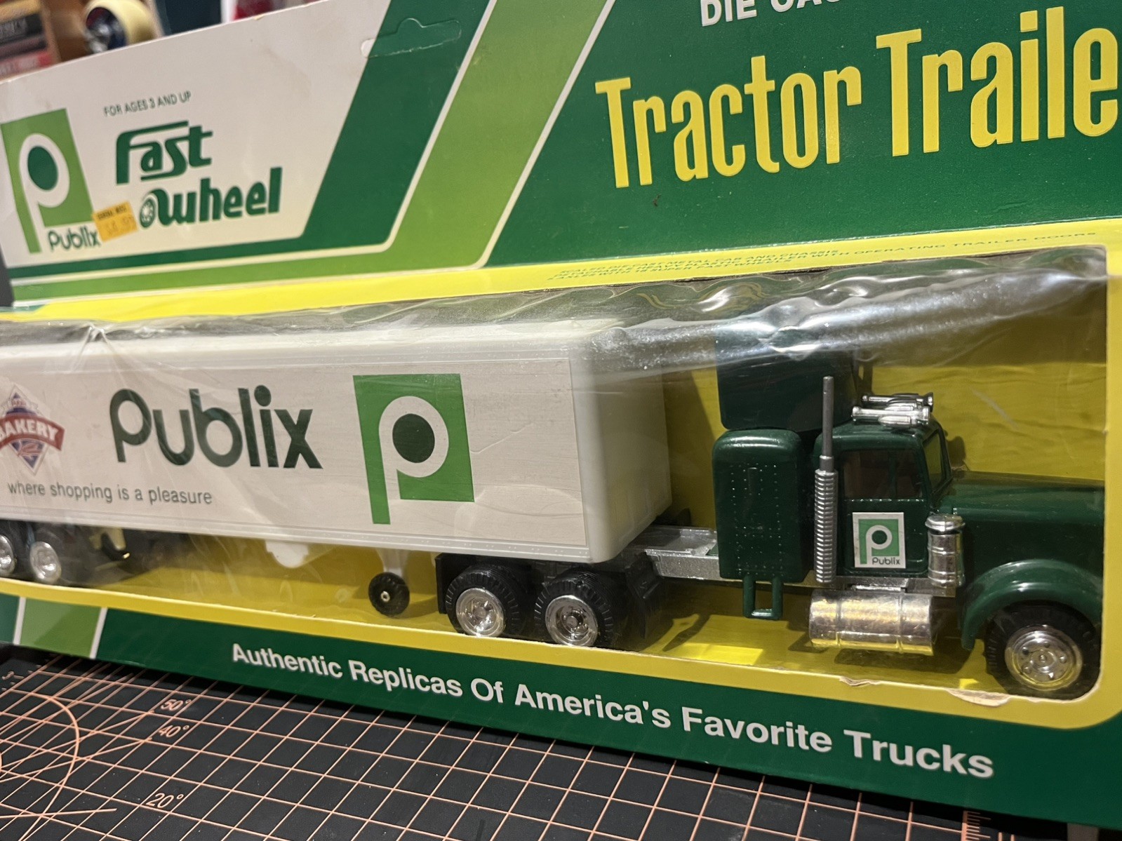 Vintage FAST WHEEL Kenworth Tractor wPUBLIX BAKERY Trailer Original Box 1979