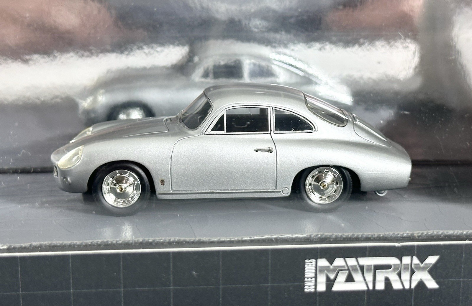 Matrix 1:43 – 1961 Porsche 356B 1600 Reutter Ghia-Aigle – MX41607-011 RARE VHTF