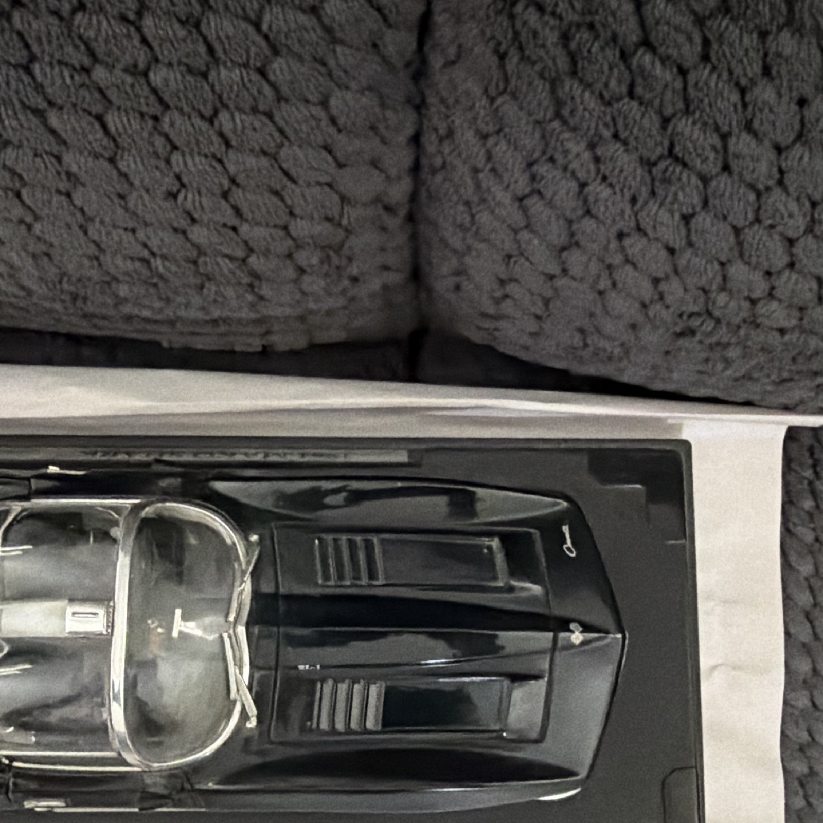 MOTORMAX 1961 Chevrolet Mako Shark Diecast Model Car Black/Silver w/ Base