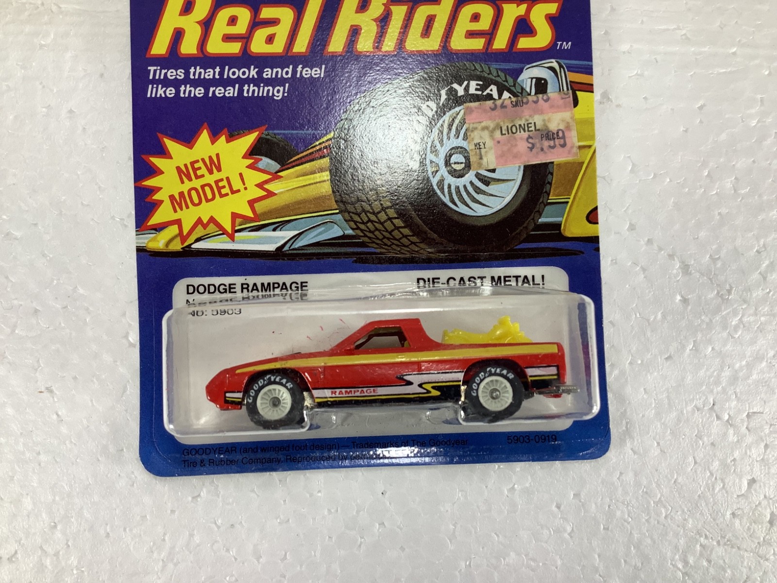 Hot Wheels Real Riders Red Dodge Rampage 5903 Gray wheels Diecast UNPUNCHED BP