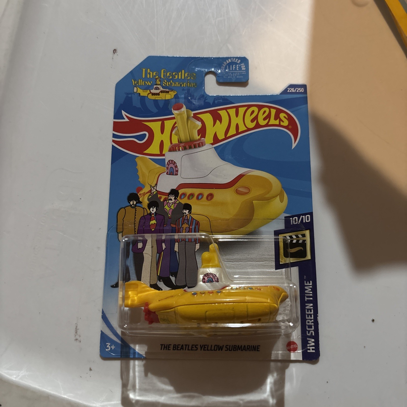HOT WHEELS-2018 HW SCREEN TIME-THE BEATLES YELLOW SUBMARINE- 226/250 NICE !!!