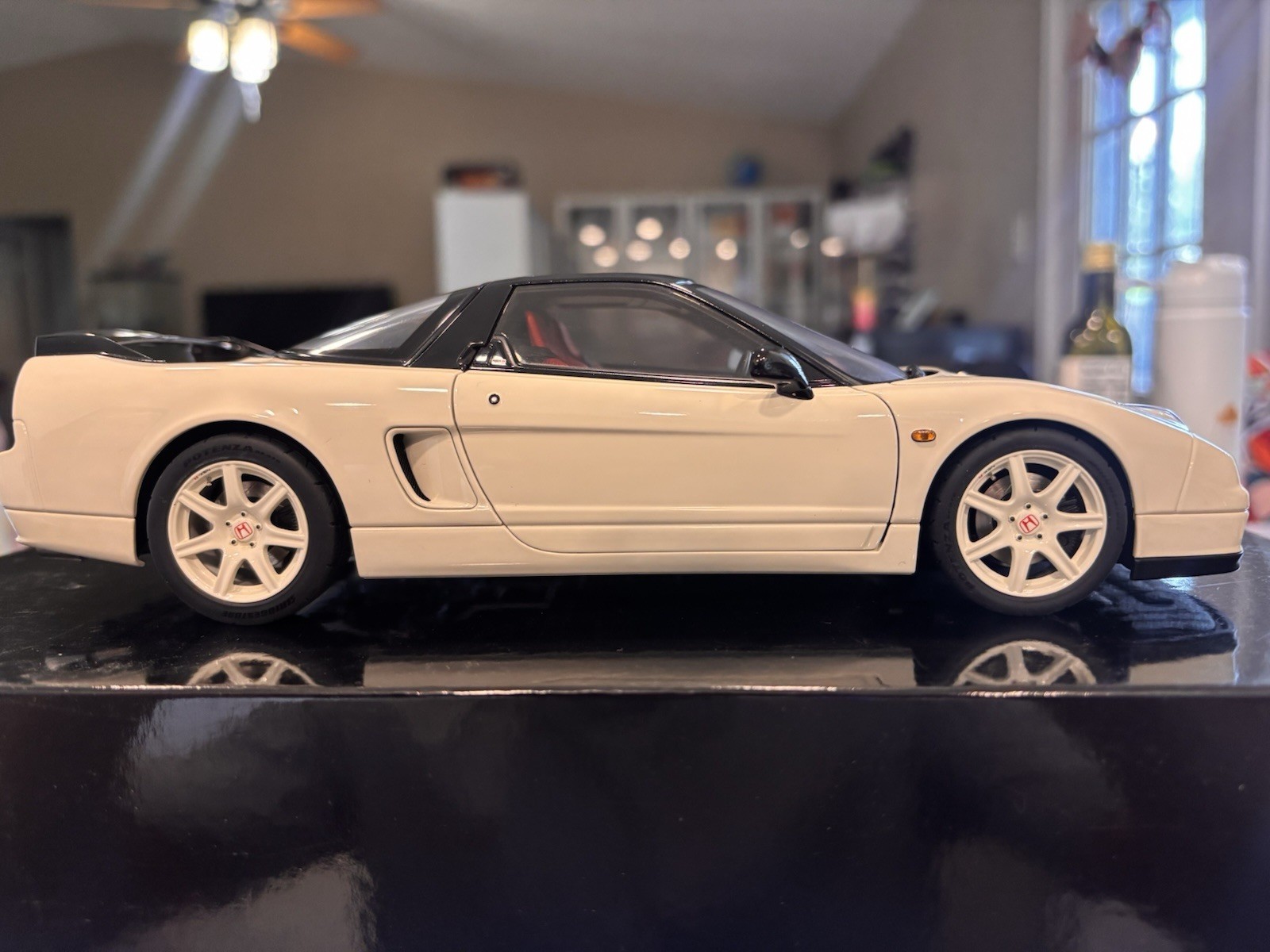 AUTOart Honda NSX-R NA2 1/18 Scale Diecast Model Car – Championship White