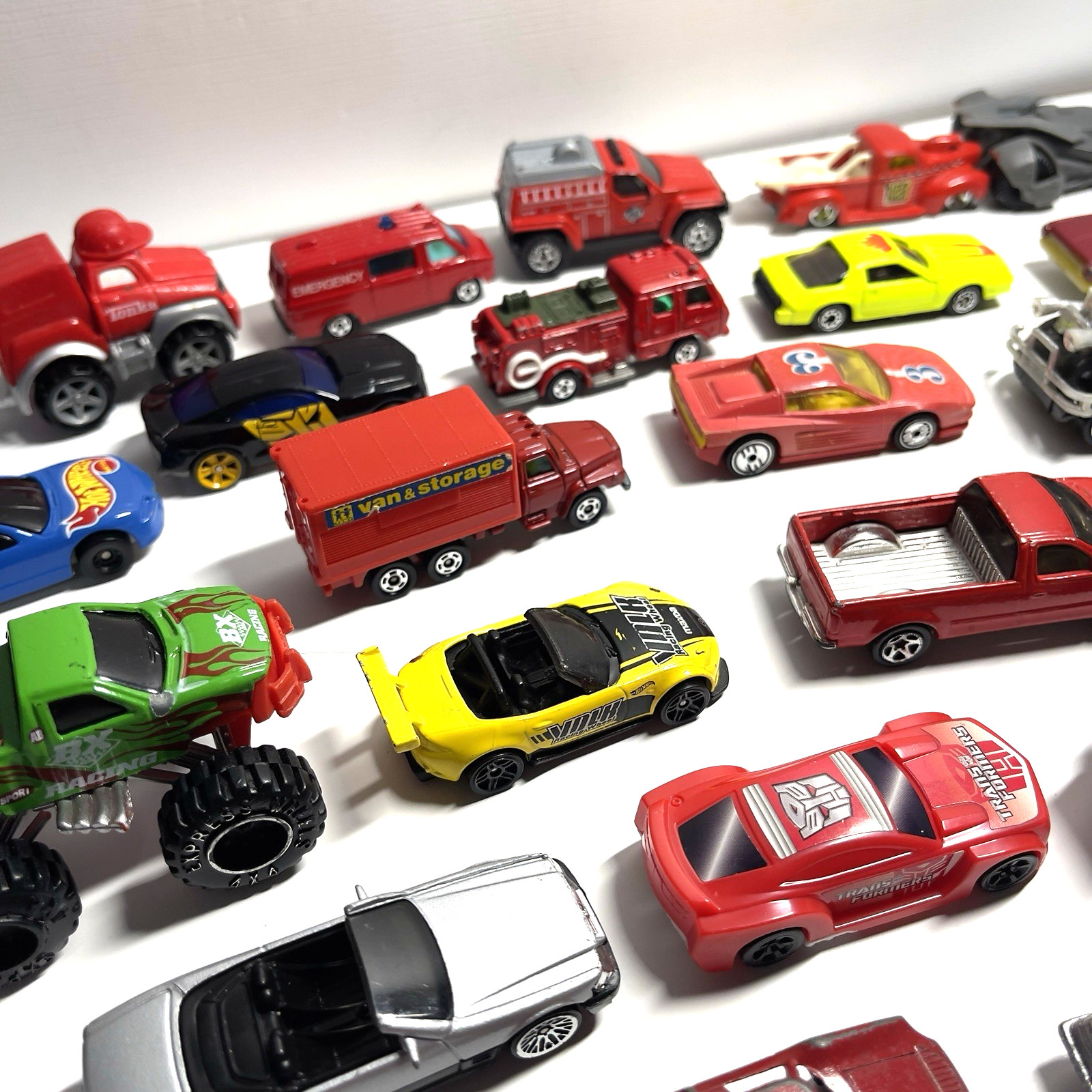 Hot Wheels Tonka Diecast Lot Of 27 Vintage 1:64 Scale Cars/Truck Various Brands