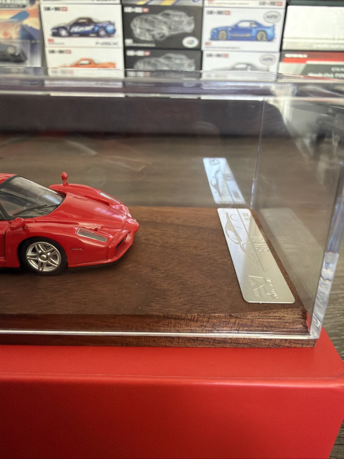 Find Classically 1:64 Ferrari Enzo Rosso Corsa Red W/ Wooden Base & Acrylic