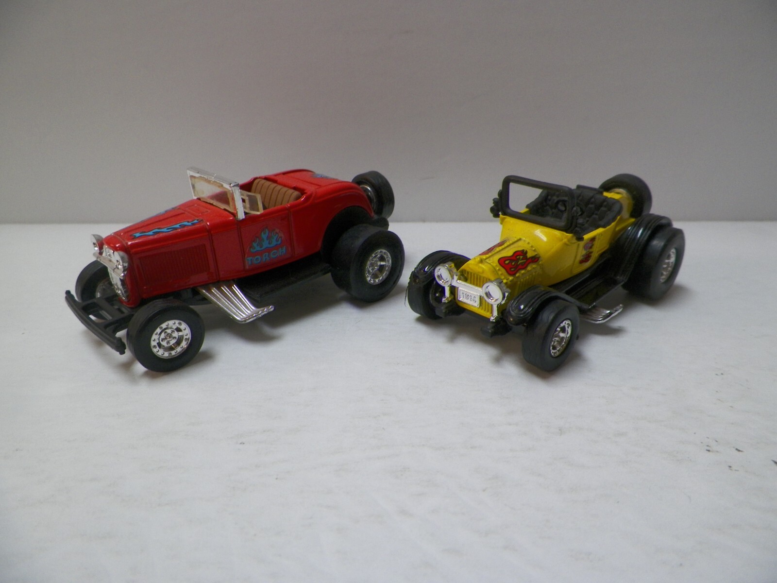 1989 Ertl Hot Roddin- Custom Street Rod/ Chevy-Ford Roadster B 32