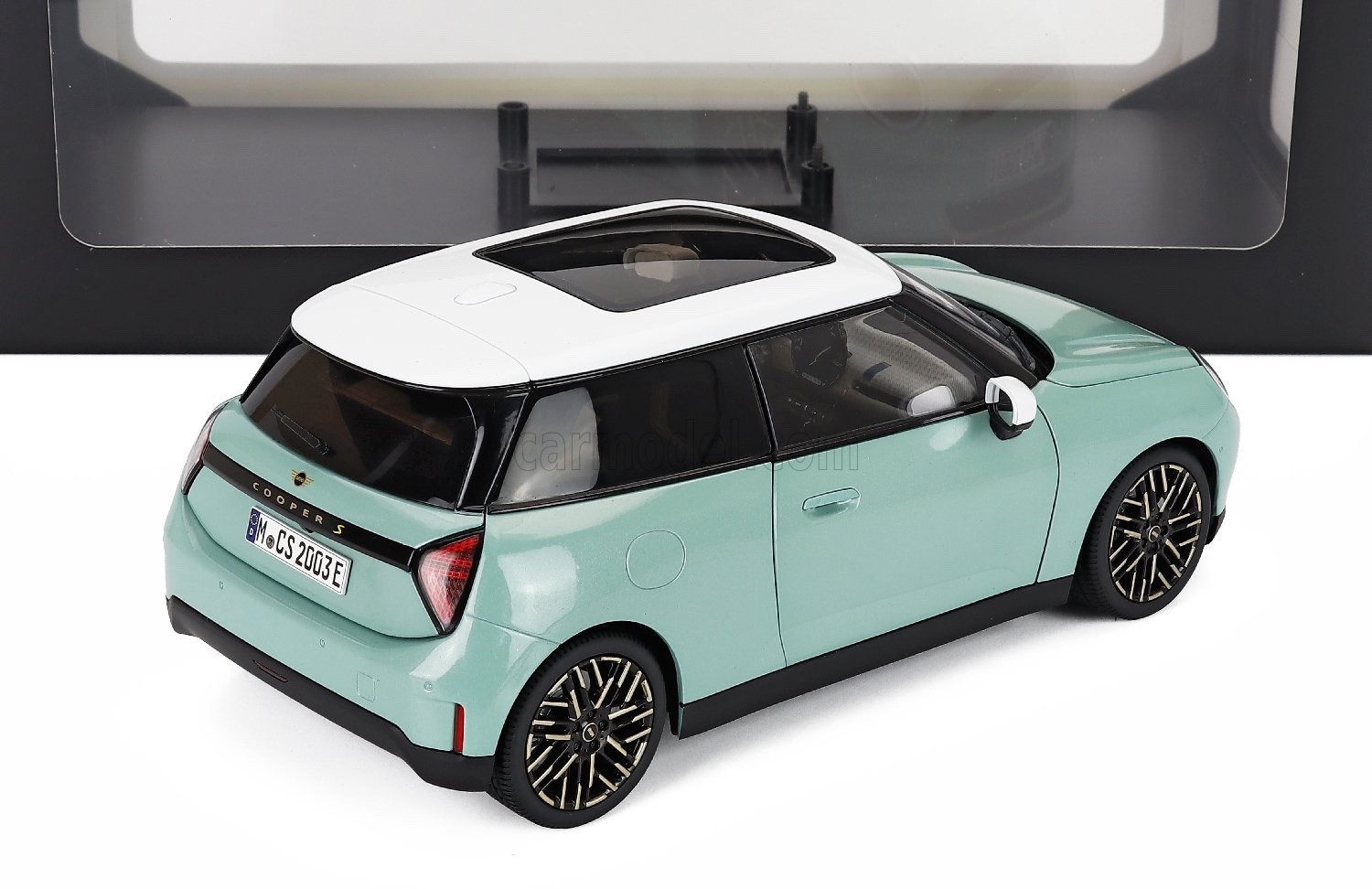 Truescale 1/18 Mini Cooper SE 2023 Ocean Wave Green 80435B5CFC2