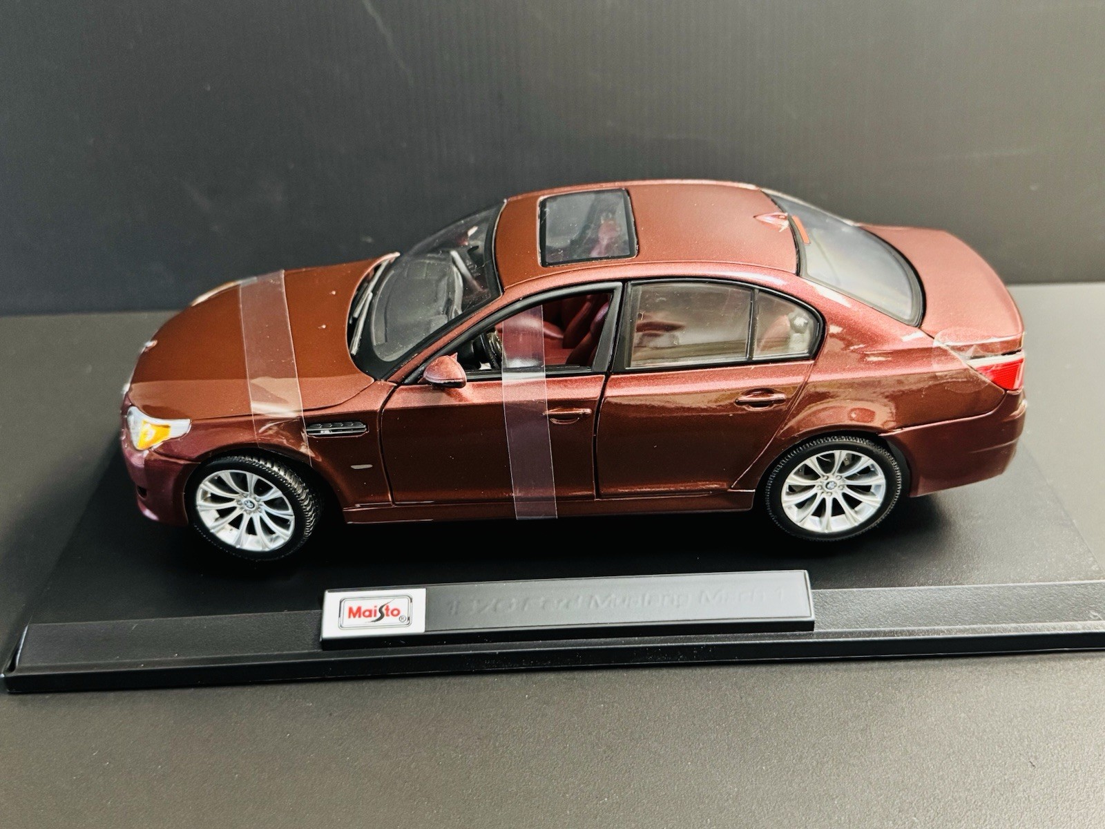 2010 BMW M5 Indianapolis Red Metallic 1/18 Maisto HTF !
