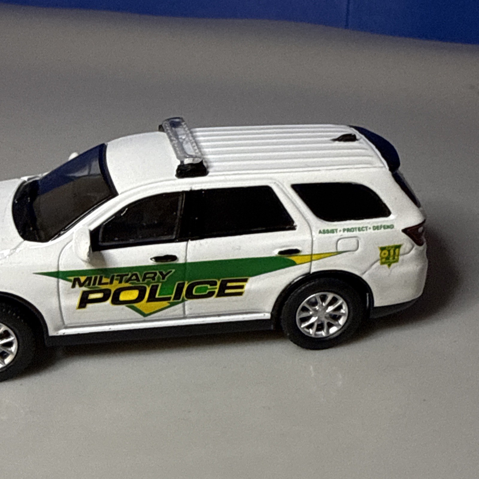 Greenlight 1:64 Custom Dodge Durango US Army Military Police