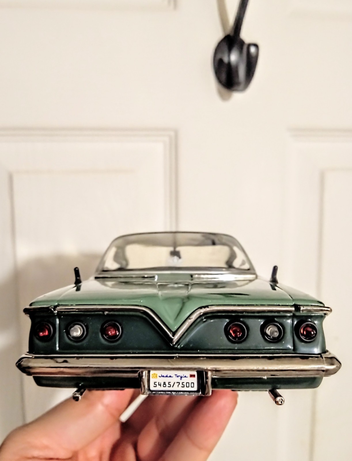 Jada Toy Collectors Club 1:24 Scale 1961 Chevy Impala Model Green Diecast Loose