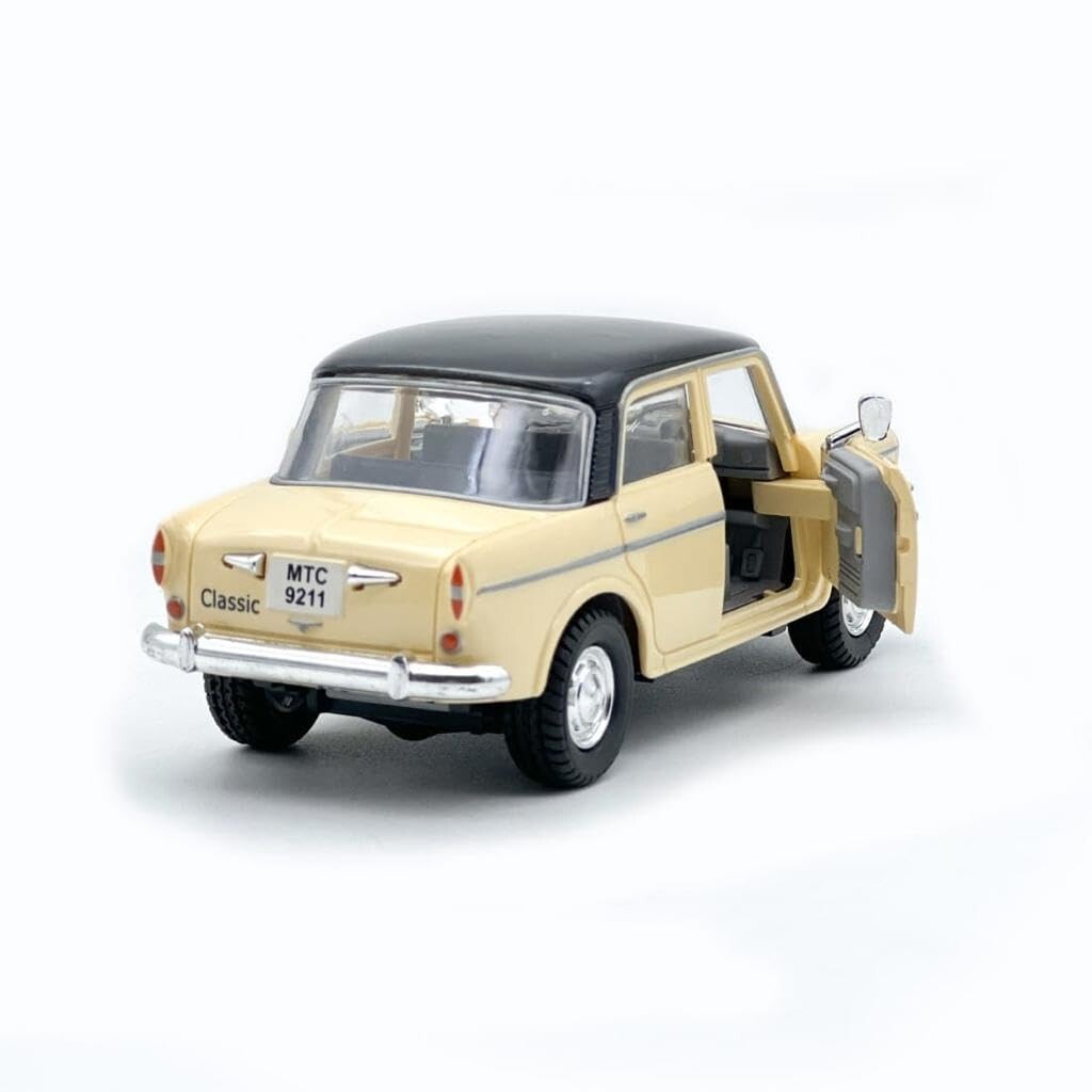 Queens 70 Toy Model Fiat Openable Doors Pull Back Action / Gift Toys for Kid