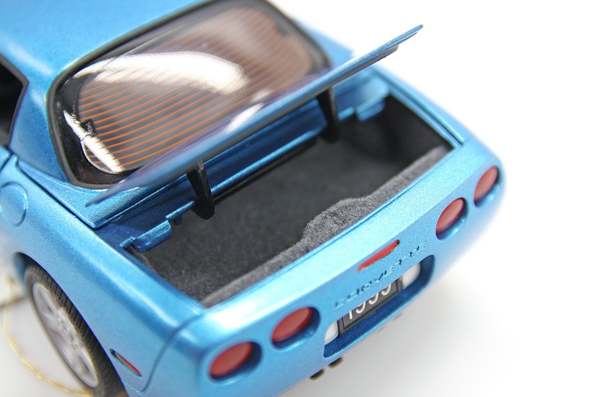 1999 Chevrolet Corvette (C5) Hardtop (1:24) Nassau Blue Diecast (LOOSE), by FM