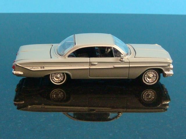 1961 Chevrolet Impala SS Bubble Top 409ci V8 Sport Coupe 1/64 Scale Ltd Edit S