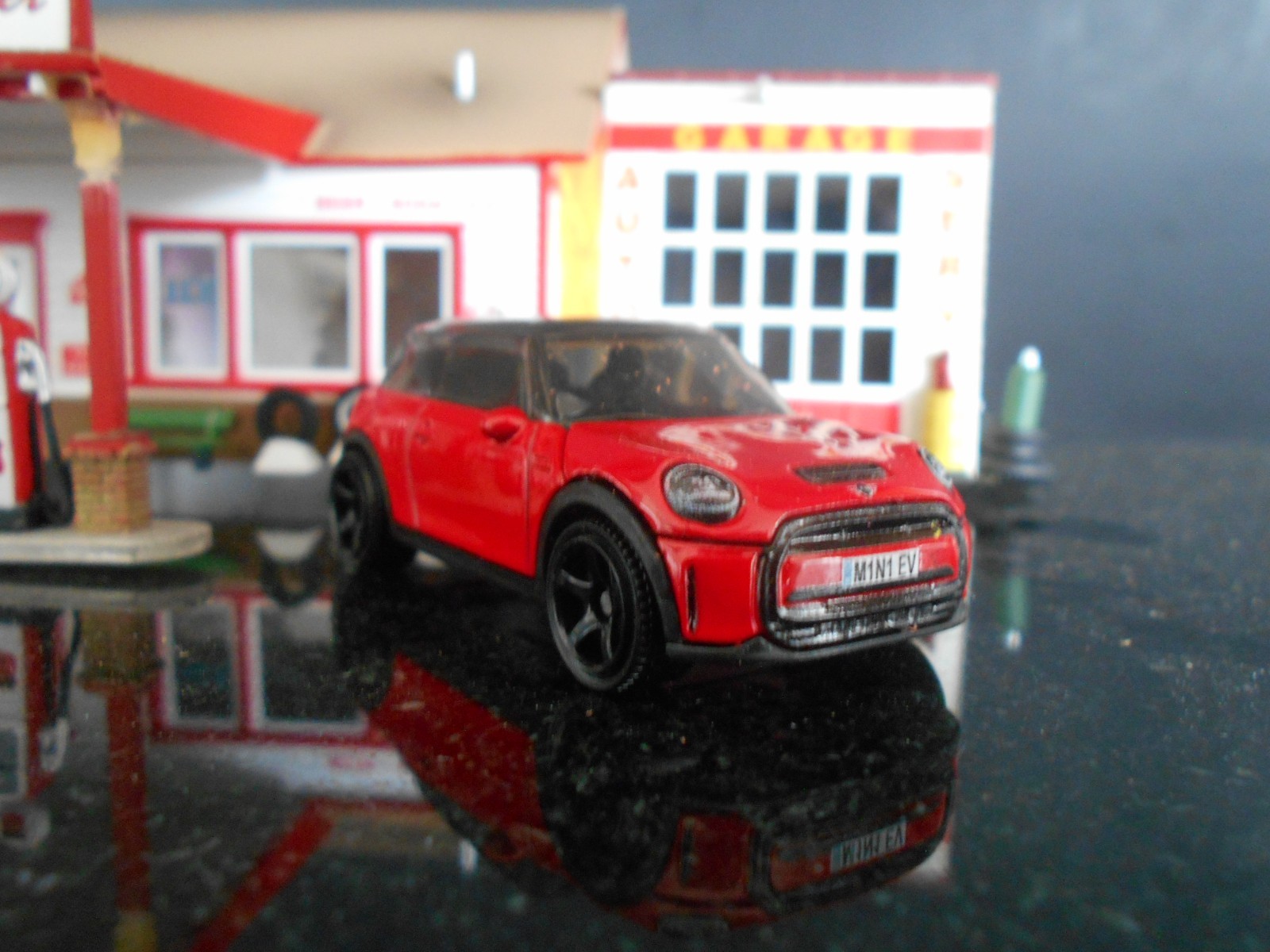 2022 Mini Cooper SE – 1/64 Scale Limited Edition – See Photos Below